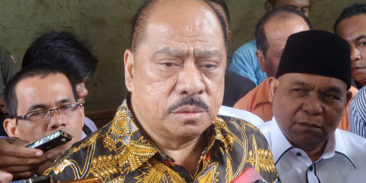 Anggota DPR RI Fraksi Partai Golkar Melchias Marcus Mekeng usai melapor di kantor Bareskrim Polri, Jakarta, Senin (20/3/2017)