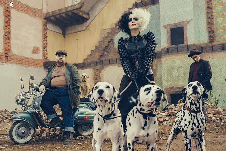 Aktris Emma Stone sebagai Cruella de Vil dalam film Cruella. Film ini dijadwalkan tayang pada 2021.