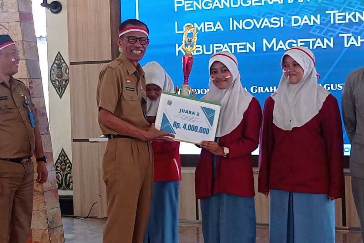 Menepis pendidikan sek bagi remaja bukan lagi tabu di Kabupaten Magetan, 4 Siswa SMAN 1 Magetan membuat aplikasi exdugo yang memberikan informasi bahayanya pergaulan bebas.