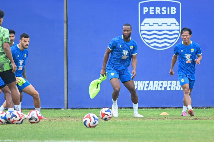 Jadwal Persib Hari Ini Lawan Arema FC, Misi Akhiri Puasa Gelar Dimulai