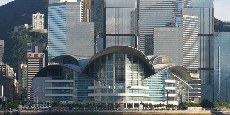 The Hong Kong Convention and Exhibition Center merupakan salah satu gedung pameran teraktif dalam penyelenggaraan pameran ICCA.