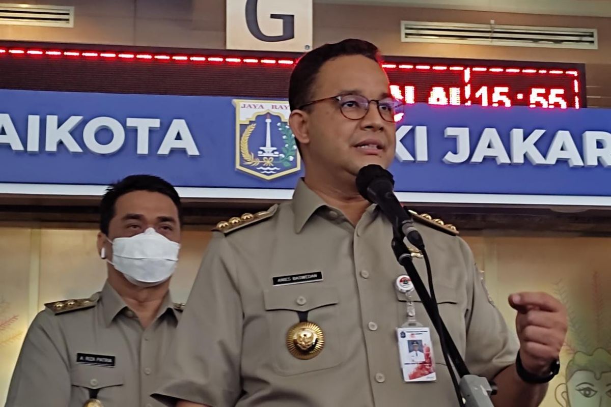 Gubernur DKI Jakarta Anies Baswedan saat konferensi pers persiapan Idul Fitri di masa pandemi Covid-19 di Balai Kota DKI Jakarta, Senin (10/5/2021).