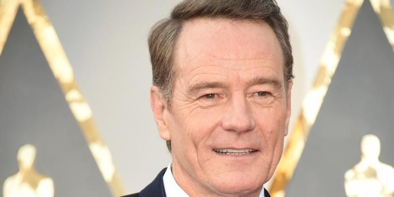 Actor Bryan Cranston tiba di karpet merah Oscar ke-88 di Hollywood, California, Minggu (28/2/2016).  