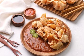 5 Tempat Makan Batagor di Malang, Jajanan untuk Takjil Buka Puasa