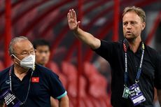 Vietnam Vs Thailand: Mano Polking Sebut Rumput Stadion My Dinh Tak Lagi Hijau