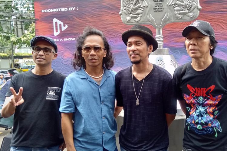 Band Slank usai konferensi pers di kawasan Tomang, Jakarta Barat, Rabu (3/5/2023).