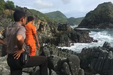 Swafoto, Sepasang Kekasih Terempas Gelombang di Pantai Telawas Lombok
