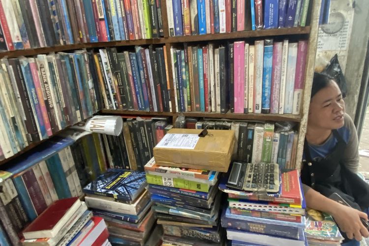 Lapak Buku Pondok Cina, Ruang Nostalgia Mahasiswa Depok dari Masa ke Masa