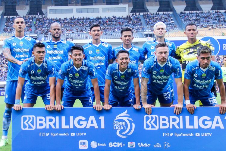 Starting eleven Persib Bandung dalam pembuka Liga 1 2023-2024, pertandingan pertama menghadapi Madura United, Minggu (2/7/2023) di Stadion Gelora Bandung Lautan Api (GBLA). Artikel ini berisi klasemen Liga 1.