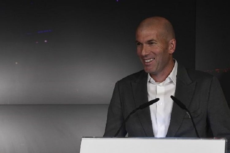 Zinedine Zidane saat konferensi pers di Madrid, Senin (11/3/2019). Real Madrid kembali merekrut Zinedine Zidane sebagai pelatih setelah memecat Santiago Solari. Zidane dikontrak hingga Juni 2022.