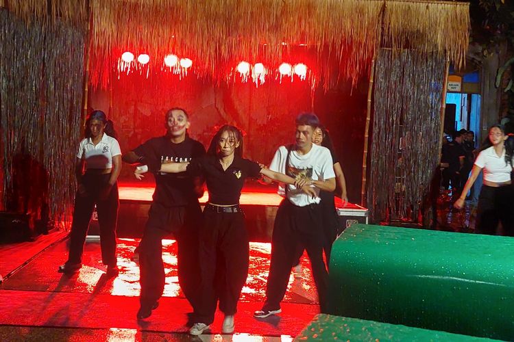 Penampilan peserta Saloka At Night Halloween Special, Sabtu (1/11/2025) 