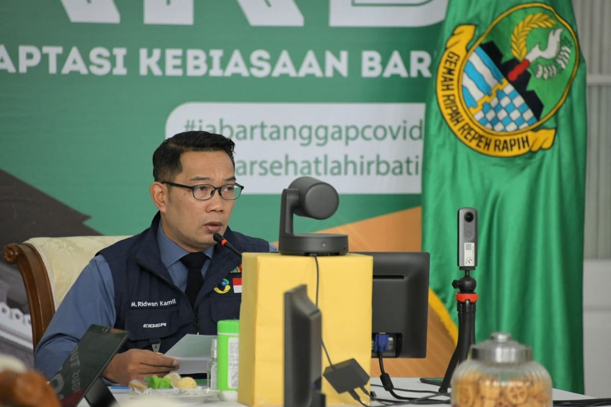 Ketua Gugus Tugas Percepatan Penanggulangan Covid-19 Jabar Ridwan Kamil, dalam Rapat Dengar Pendapat dengan Komite I DPD RI via video conference, di Gedung Pakuan, Kota Bandung, Selasa (7/7/2020).