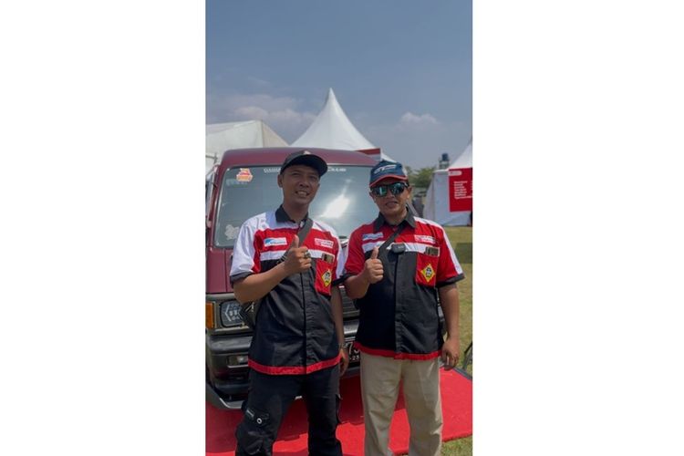 Anggota ZEC, Supyandi dan Tantan, yang hadir di Daihatsu Kumpul Sahabat Cirebon. 