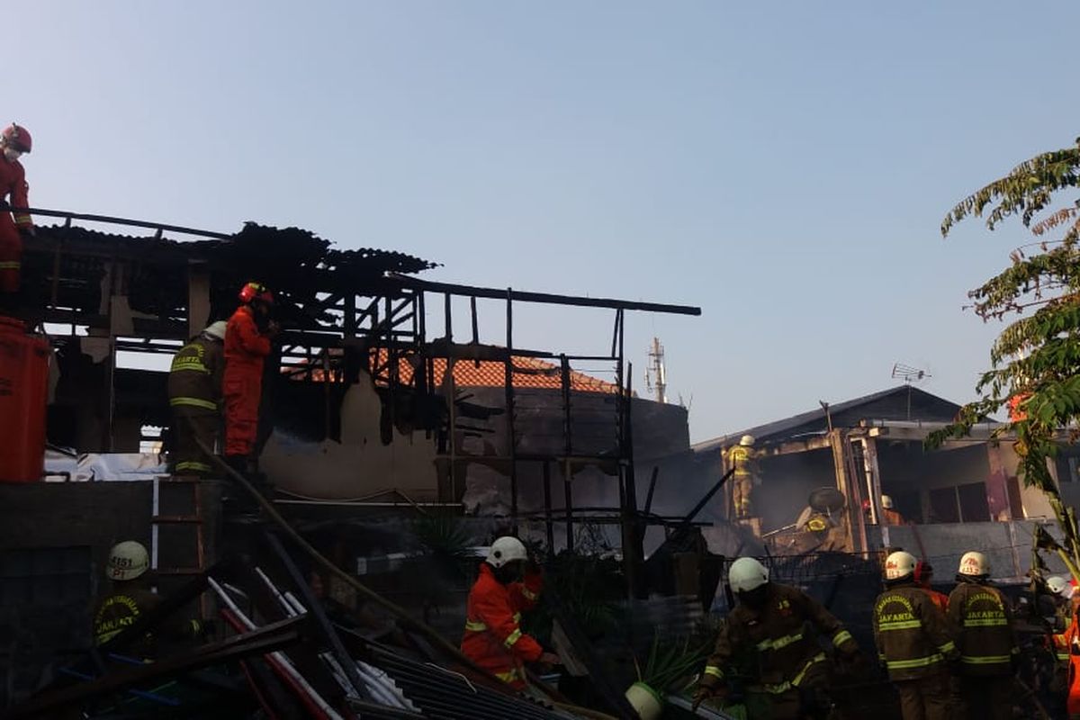 Sebanyak empat rumah di Jalan Kirai Gg 13, Cipete Utara, Kebayoran Baru, Jakarta terbakar pada Rabu (23/9/2020) pukul 15.18 WIB.