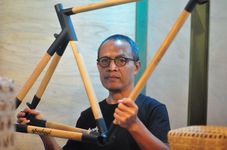 Indonesian Designer’s Wheels Behind Leaders’ Bamboo Bike Bromance