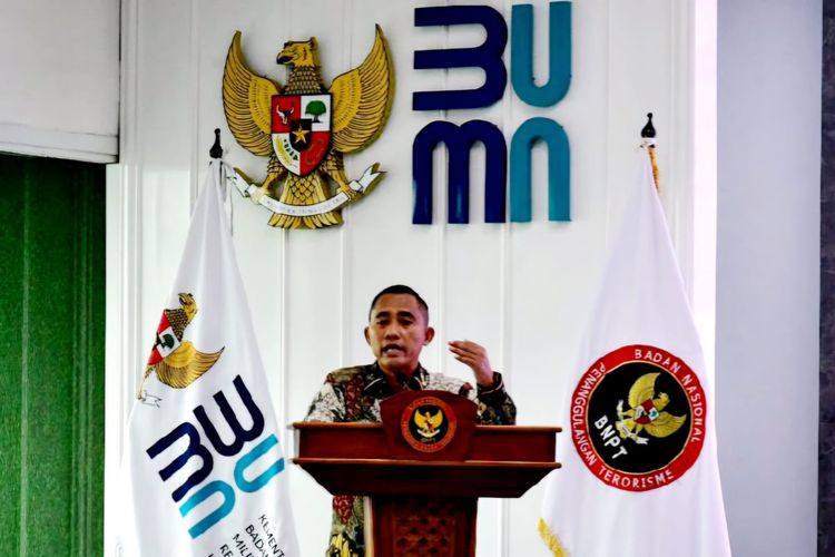 Kepala BNPT Komjen Pol Eddy Hartanto saat memaparkan kinerja dan capaian penanggulangan terorisme sepanjang 2024 dalam kegiatan Year End Briefing di Kantor BNPT, Jakarta, Selasa (10/12/2024). 