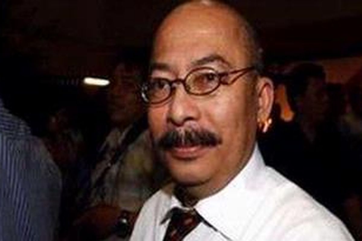 Anggota Satgas Mafia Hukum Mas Achmad Santosa