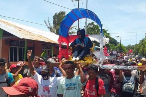 Video Viral Calon Bupati Disambut Ribuan Pendukung dan Diarak Menggunakan Tandu