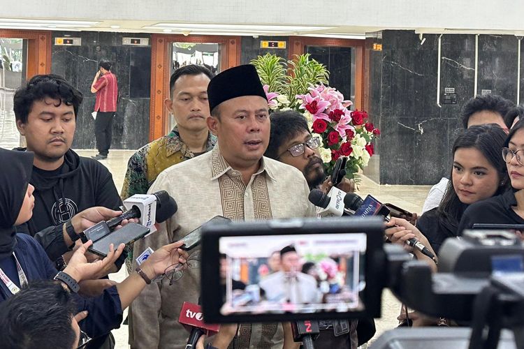 Dukung Tulis Ulang Sejarah, Pimpinan DPR Ingin Jasa Kiai dan Santri Dicatat