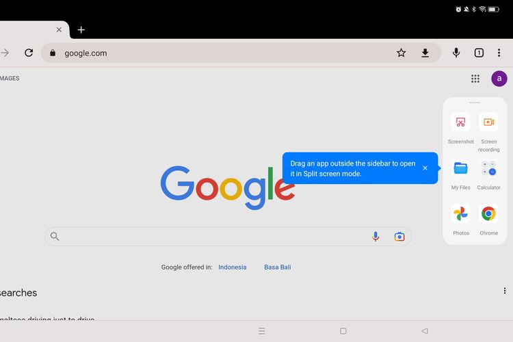 Cara mengaktifkan fitur Split Screen di Oppo Pad Air dengan menggeser ikon aplikasi dari jendela Smart Sidebar.