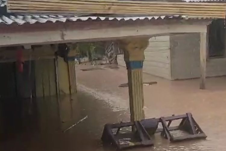 Banjir melanda 4 kecamatan di Pesisir Selatan, Sumbar, Selasa (7/5//2024)
