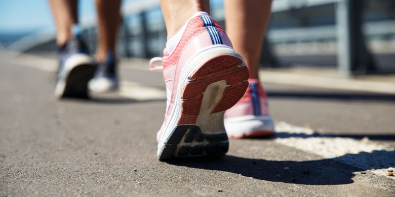 Pengertian Dan Manfaat Berjalan Kaki Halaman All Kompas Com