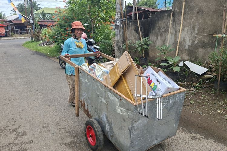Dari Tukang Parkir ke Pemulung, Perjuangan Dewi Sartika Bertahan Hidup Seorang Diri di Bengkulu