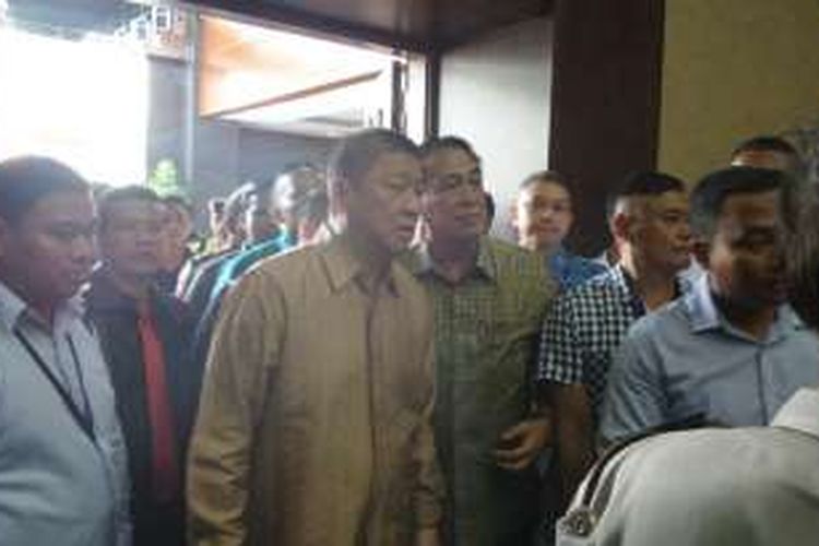 Chairman Agung Sedayu Group Sugianto Kusuma alias Aguan (kemeja coklat) menjadi saksi dalam sidang terdakwa Mohamad Sanusi di Pengadilan Tipikor, Jalan Bungur Besar Raya, Rabu (7/9/2016). 