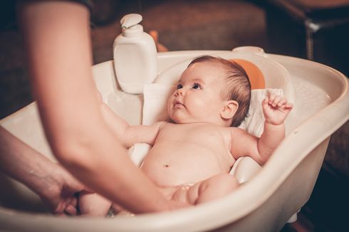 Seberapa Sering Bayi Baru Lahir Dimandikan?