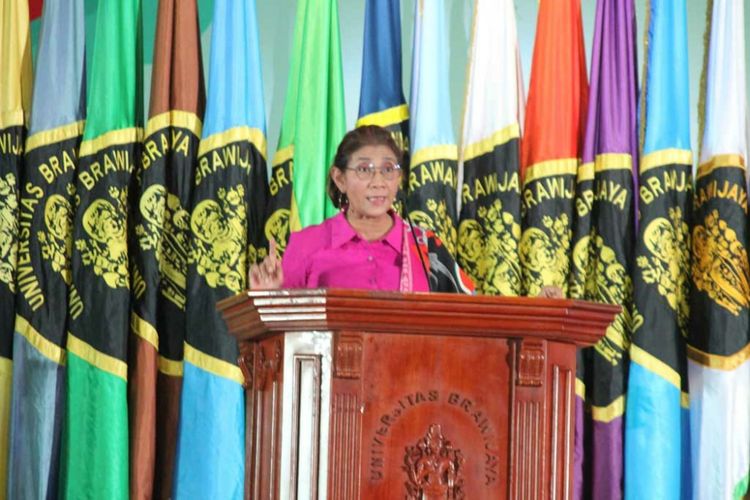 Menteri Kelautan dan Perikanan RI Susi Pudjiastuti saat memberikan kuliah umum kepada mahasiswa baru Universitas Brawijaya, Kota Malang, Selasa (14/8/2018).