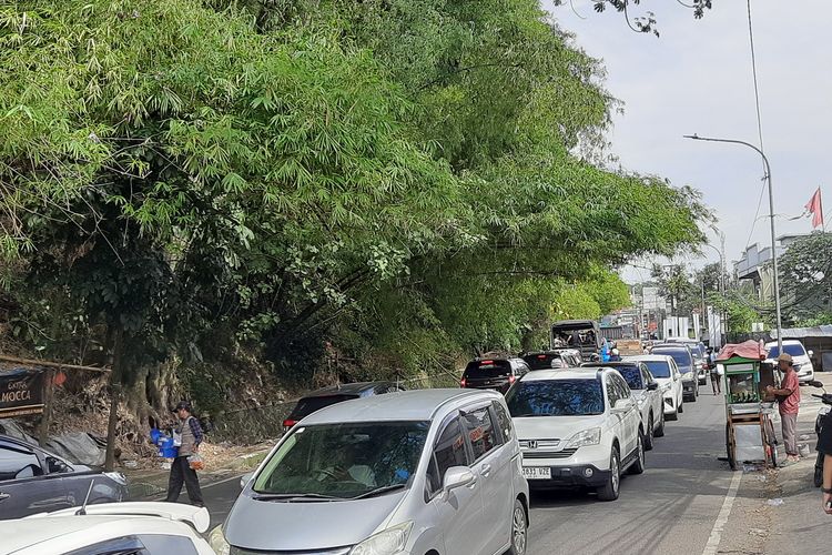 Libur Waisak, Lalin Puncak Bogor Berlaku Satu Arah ke Jakarta