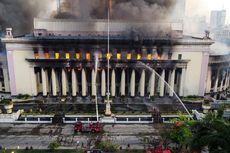 Kebakaran Hebat Hanguskan Kantor Pos Filipina yang Bersejarah
