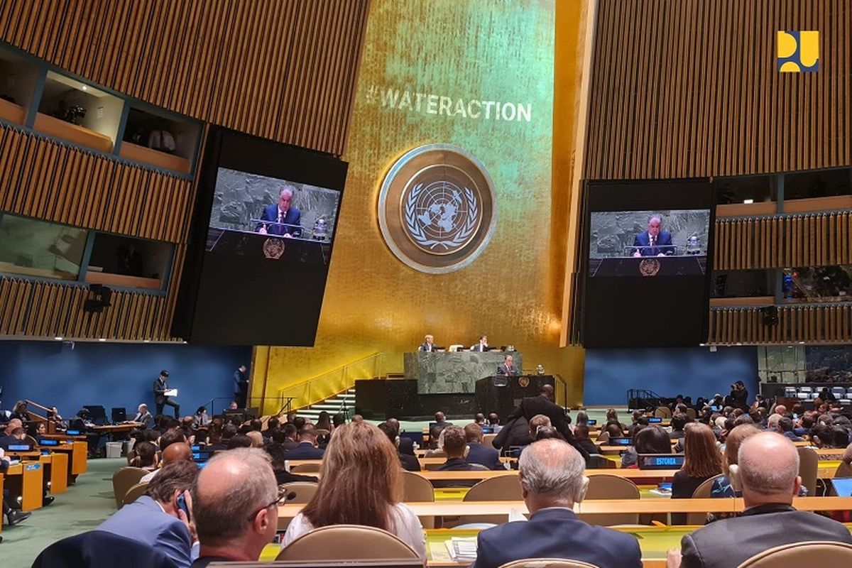 Menteri Pekerjaan Umum dan Perumahan Rakyat (PUPR) Basuki Hadimuljono membacakan komitmen Indonesia dalam Water Action Agenda pada acara Plenary Session United Nations (UN) 2023 Water Conference di New York, Amerika Serikat (AS), Kamis (23/3/2023). 