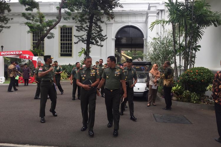 Presiden Joko Widodo mengumpulkan Panglima Kodam TNI dari seluruh wilayah Indonesia di Istana Kepresidenan, Jakarta, Kamis (14/11/2019) pagi. 