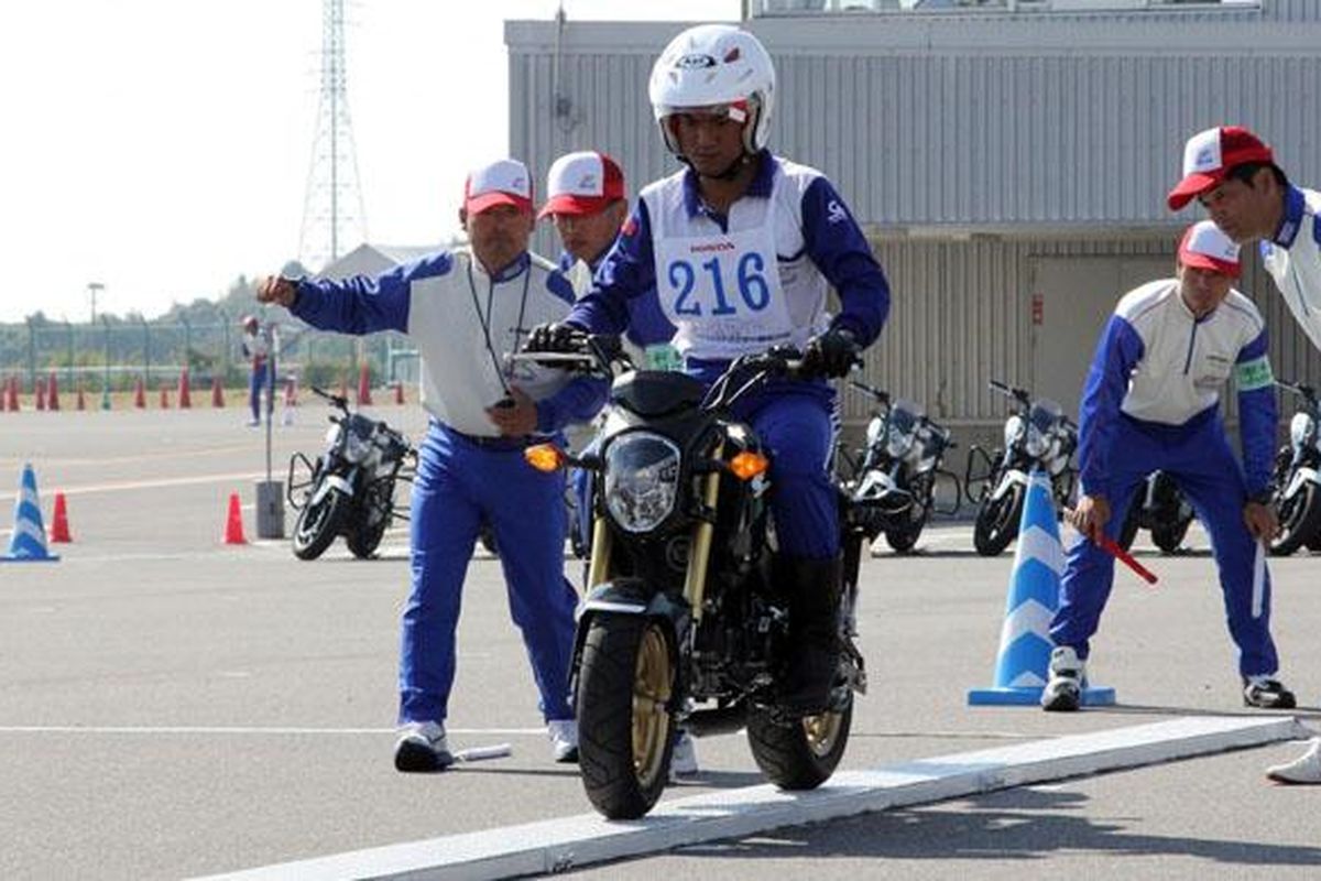 Iskandar, salah satu perwakilan Indonesia di ajang 16th Japan Safety Instructors Competition 2015 di Suzuka Circuit Traffic Education Center, Jepang (15-16/10/2015).