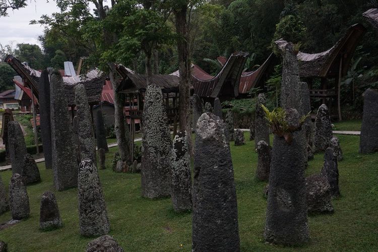 Puluhan menhir yang ada di Bori Kalimbuang