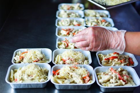 Cara Terbaik Hindari Virus Saat Pakai Jasa Antar Makanan