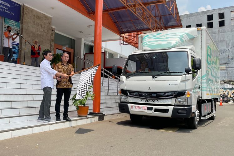 Uji Coba Truk Listrik eCanter