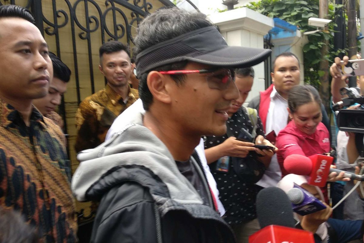 Wakil gubernur terpilih DKI Jakarta Sandiaga Uno di rumahnya jelang pelantikan, Senin (16/10/2017).