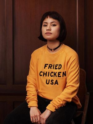 Salah satu produk fashion KFC.