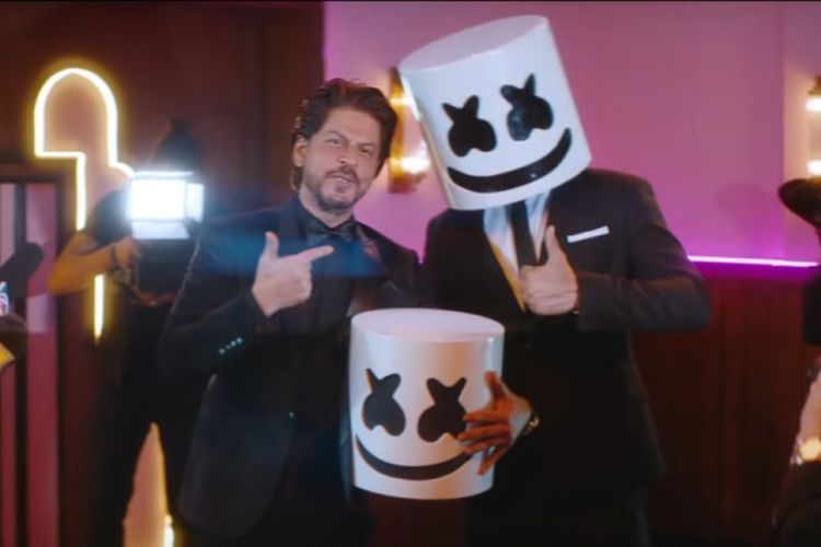 Shah Rukh Khan dan DJ Marshmello dalam cuplikan video musik Biba.