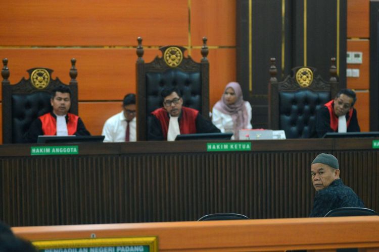 Sidang Perdana Polisi Tembak Polisi, Dadang Didakwa Rencanakan Bunuh 2 Petinggi Polres
