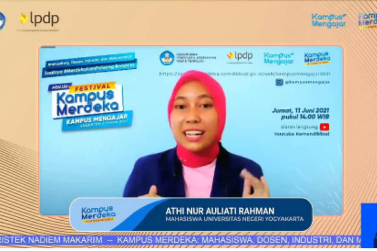 Mahasiswa UNY Athi' Nur Auliati Rahmah terpilih menjadi Mahasiswa Mengajar Inspiratif dalam program Kampus Mengajar yang diadakan Kemendikbud Ristek.