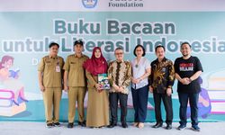 Kemendikbudristek dan Tanoto Foundation Salurkan 76.000 Buku