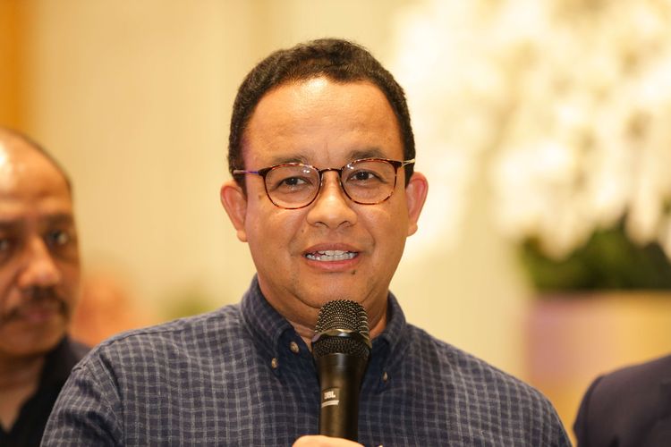 Mantan Gubernur DKI Jakarta Anies Baswedan usai menemui Ketua Umum Partai Nasdem Surya Paloh di Nasdem Tower, Gondangdia, Menteng, Jakarta, Rabu (17/5/2023).