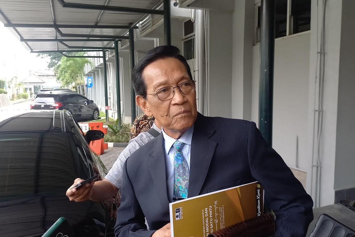 Gubernur DIY Sri Sultan HB X