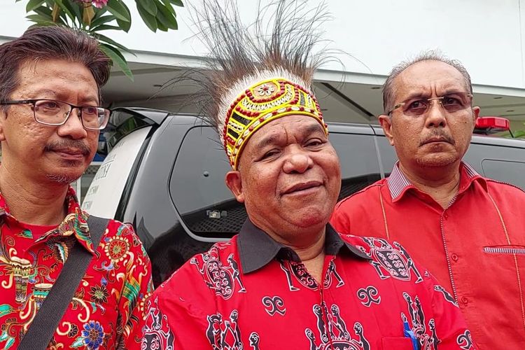 Kuasa hukum mantan Gubernur Papua Lukas Enembe, Petrus Bala Pattyona mengungkapkan kliennya telah menjalani cuci darah sebanyak 15 kali di Rumah Sakit Pusat Angkatan Darat (RSPAD) Gatot Soebroto, Jakarta Pusat, Selasa (26/12/2023).
