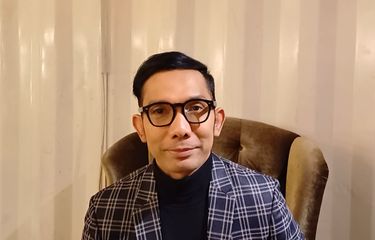 4 Kisah di Balik Karier Indra Herlambang sebagai MC Artis Korea ...