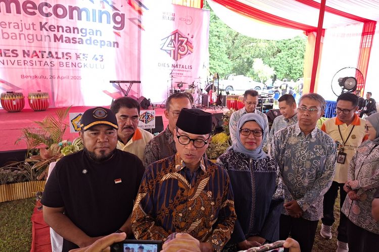 Kala Menteri Desa dan Gubernur Bengkulu Buka Kisah Cinta Rahasia di Reuni Kampus