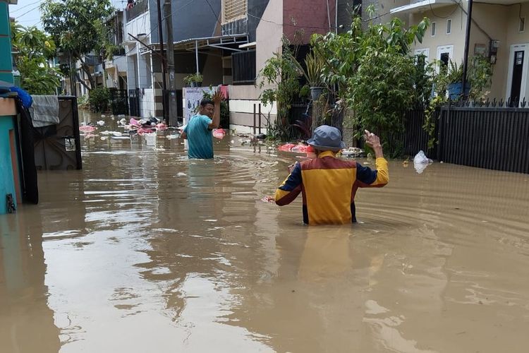 Situasi banjir di Perumahan Duren Jaya, Kelurahan Duren Jaya, Bekasi Timur, Selasa (4/3/2025).